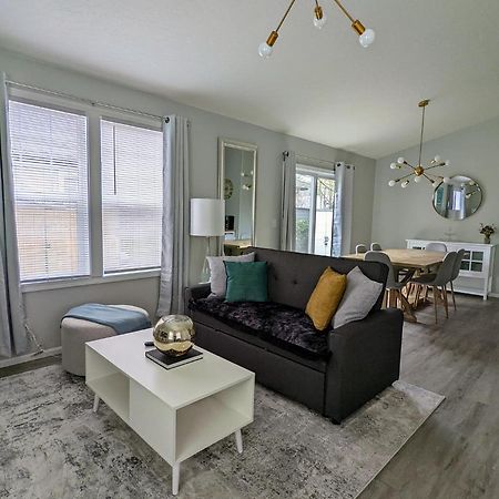 Contemporary 2-Bedroom Close To Downtown, Dining Юджийн Екстериор снимка