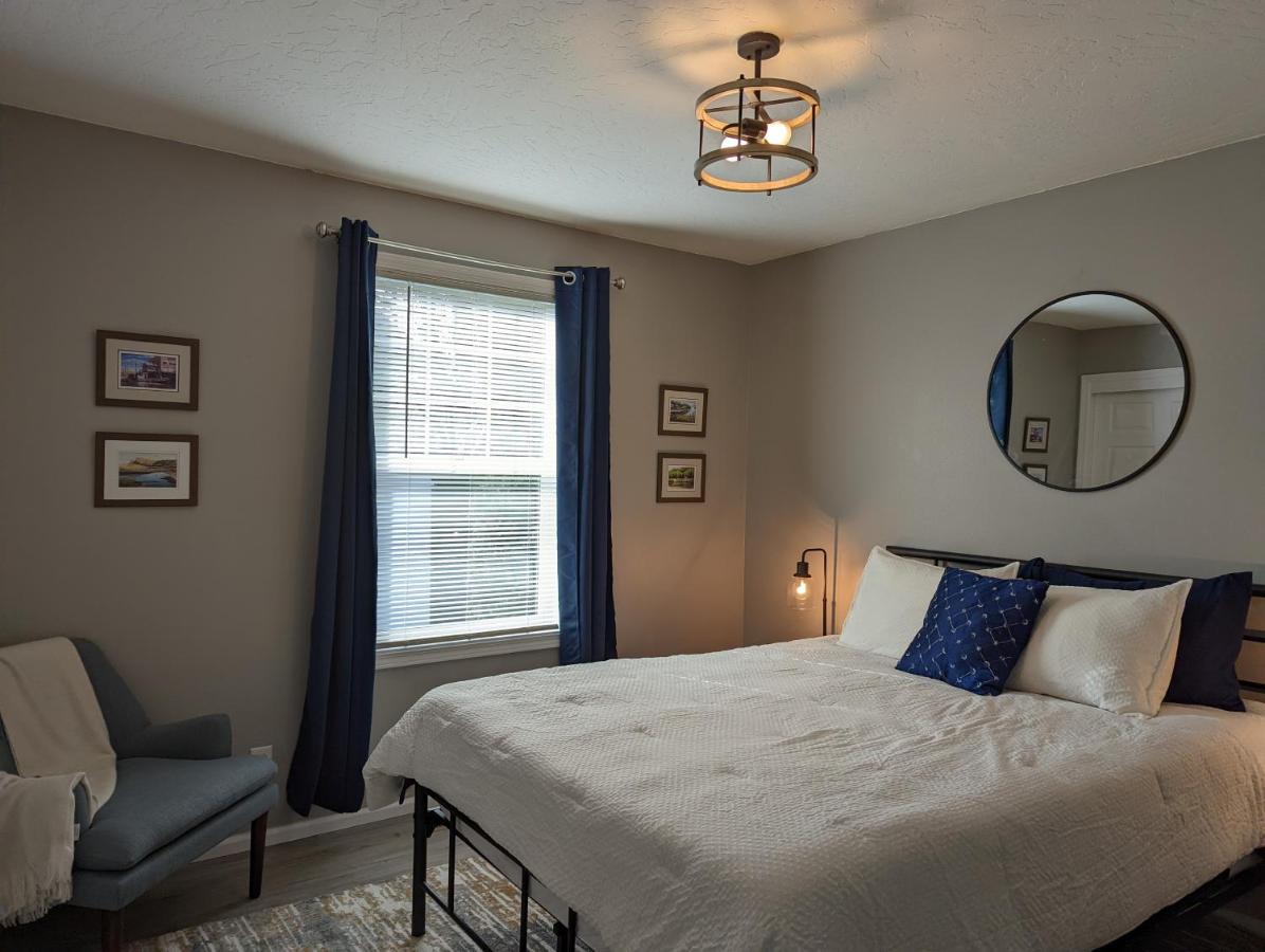 Contemporary 2-Bedroom Close To Downtown, Dining Юджийн Екстериор снимка