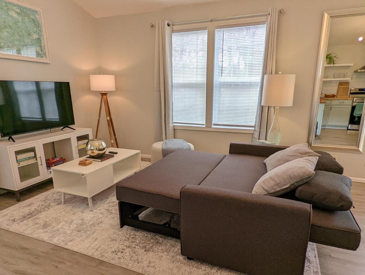 Contemporary 2-Bedroom Close To Downtown, Dining Юджийн Екстериор снимка